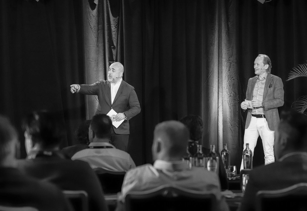 Danny Frietman moderator dagvoorzitter on stage 03