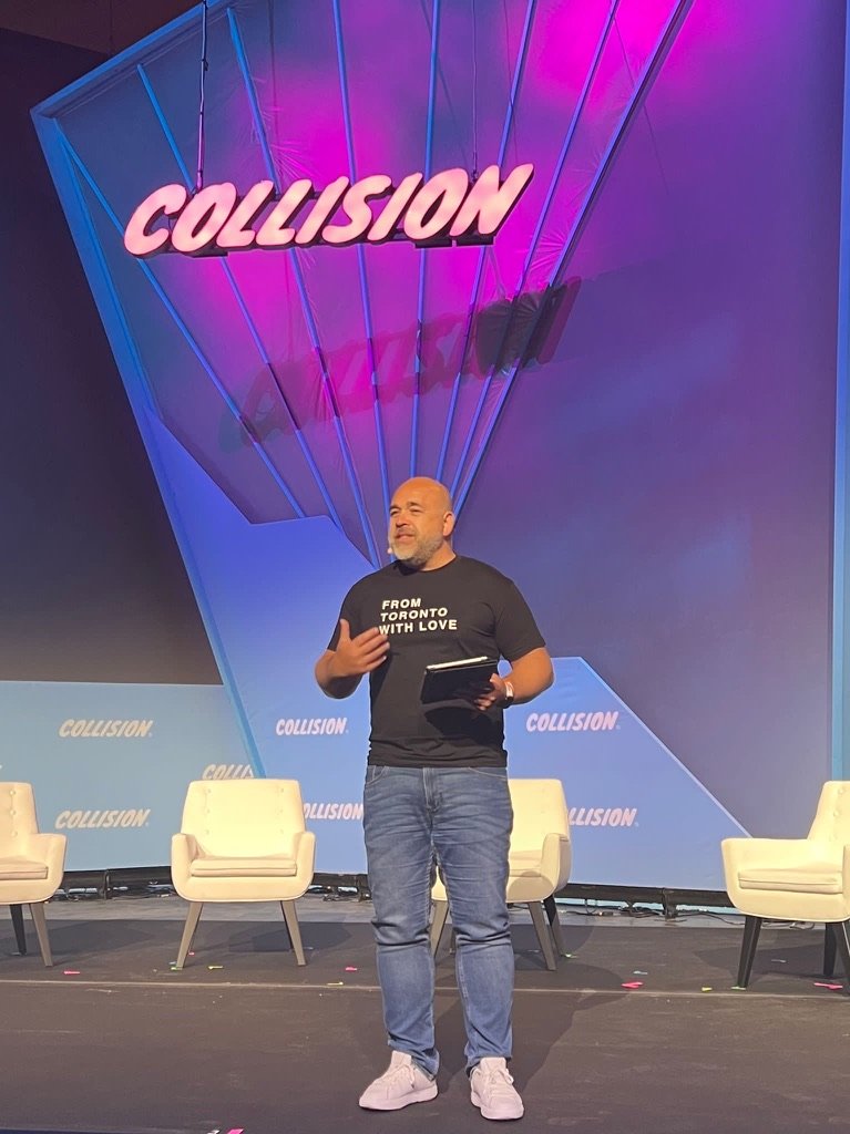 Danny Frietman moderator dagvoorzitter on stage 04