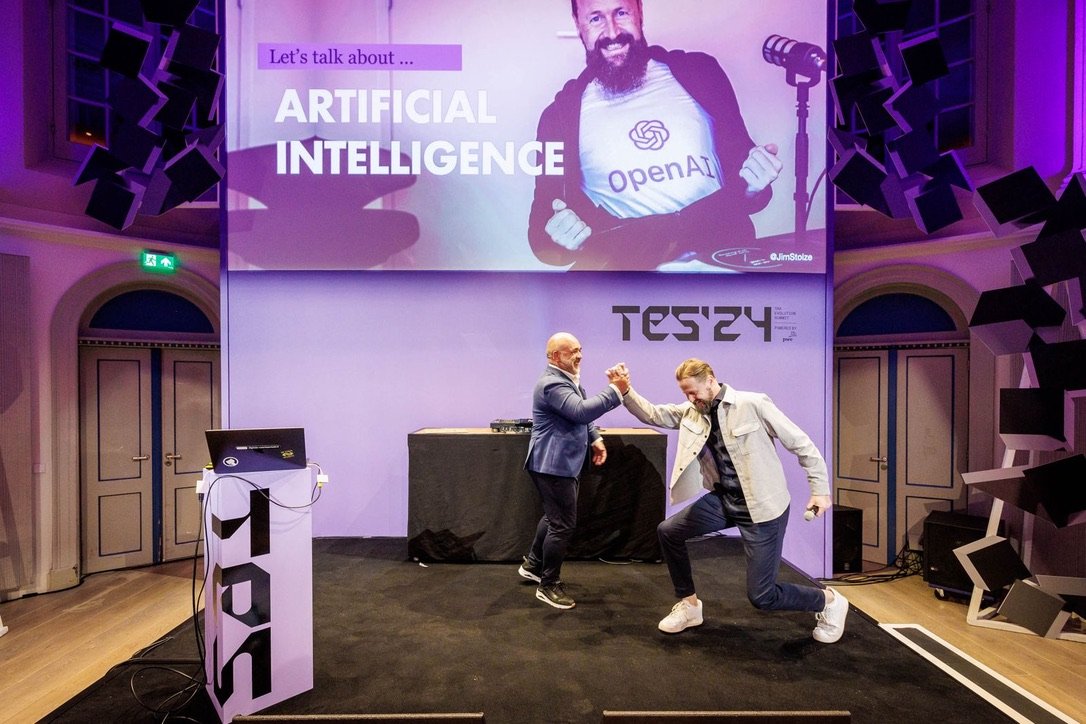 Danny Frietman moderator dagvoorzitter on stage 10