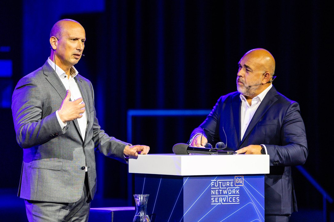 Danny Frietman moderator dagvoorzitter on stage 11