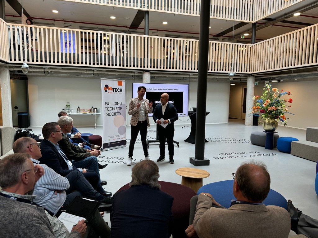 Danny Frietman moderator dagvoorzitter on stage 12