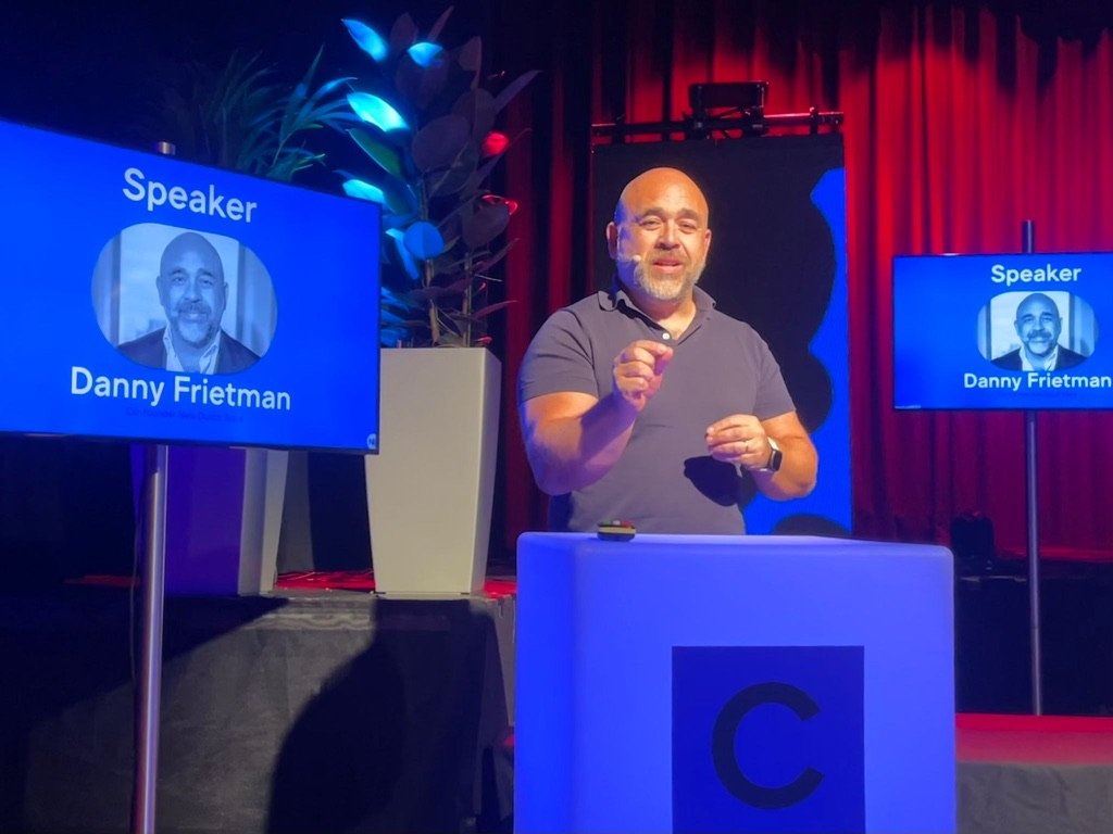 Danny Frietman moderator dagvoorzitter on stage 35