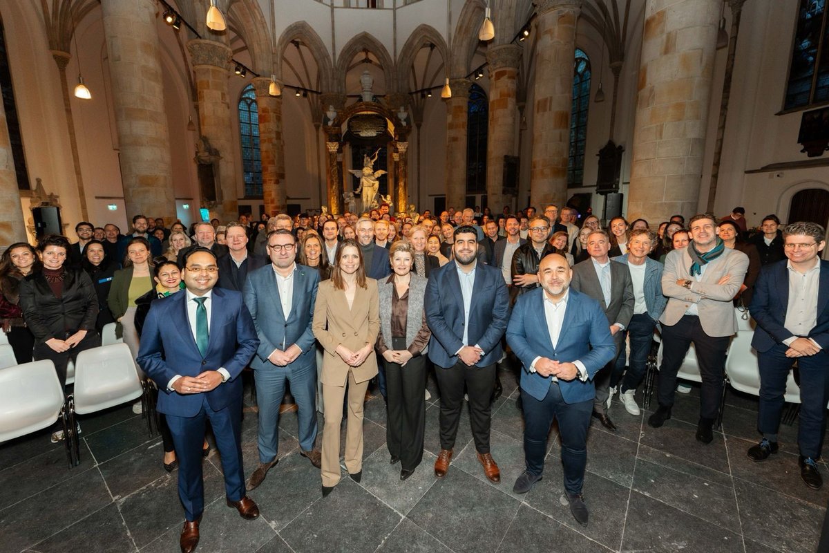 Danny Frietman moderator dagvoorzitter on stage 48